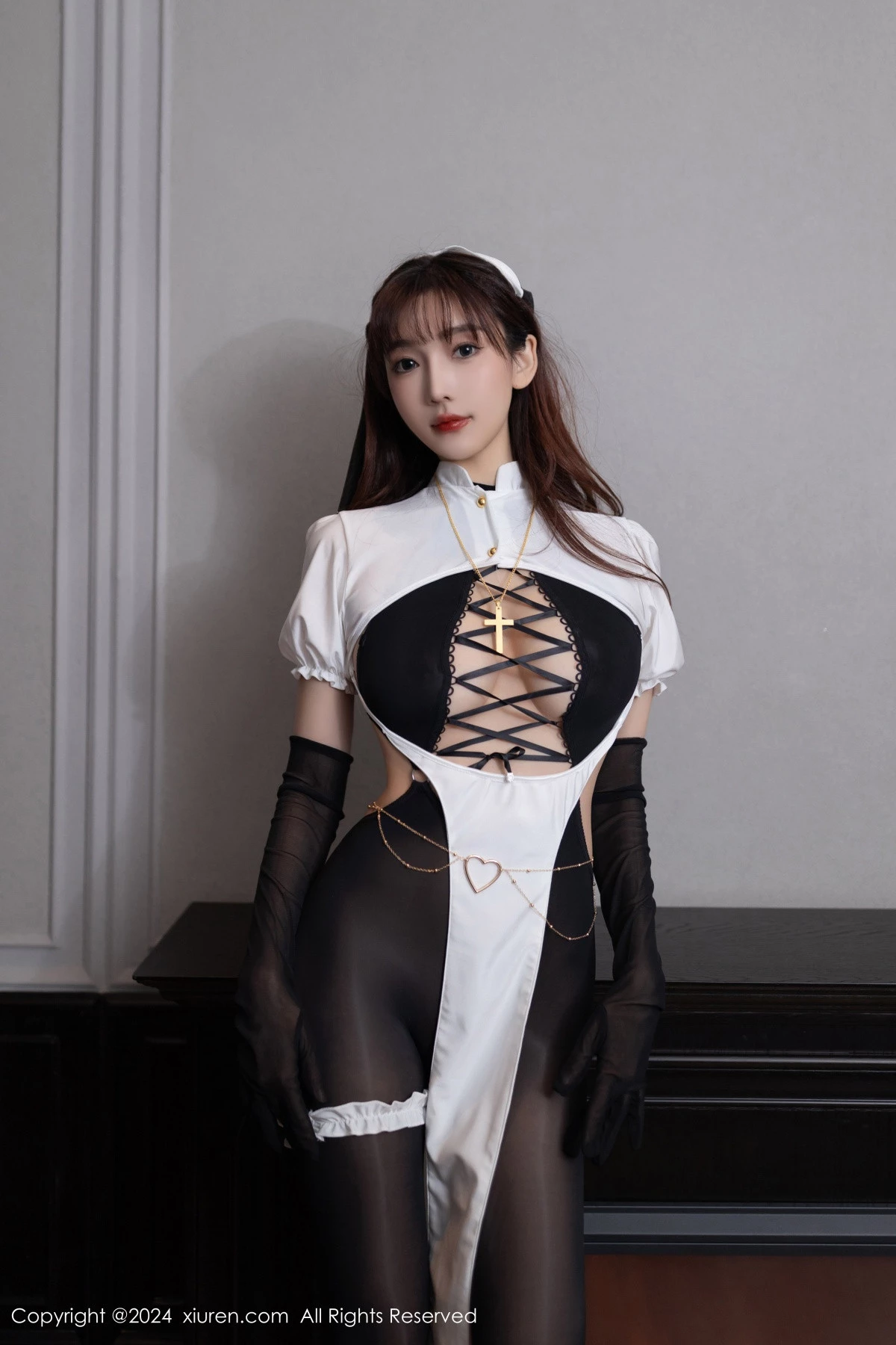 [XiuRen秀人网] 2024.09.26 No.9216 陆萱萱 黑丝美腿 [77P] NO.1