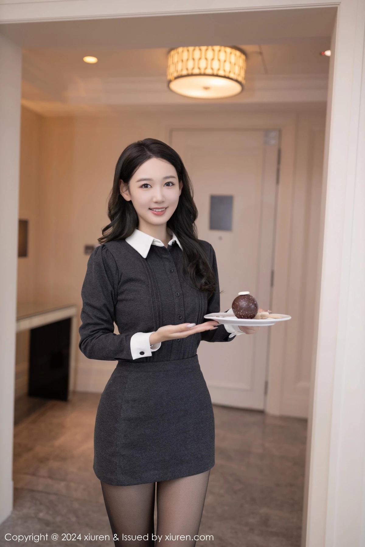 [XiuRen秀人网] 2024.10.08 No.9250 唐安琪 制服美腿 [80P] NO.1