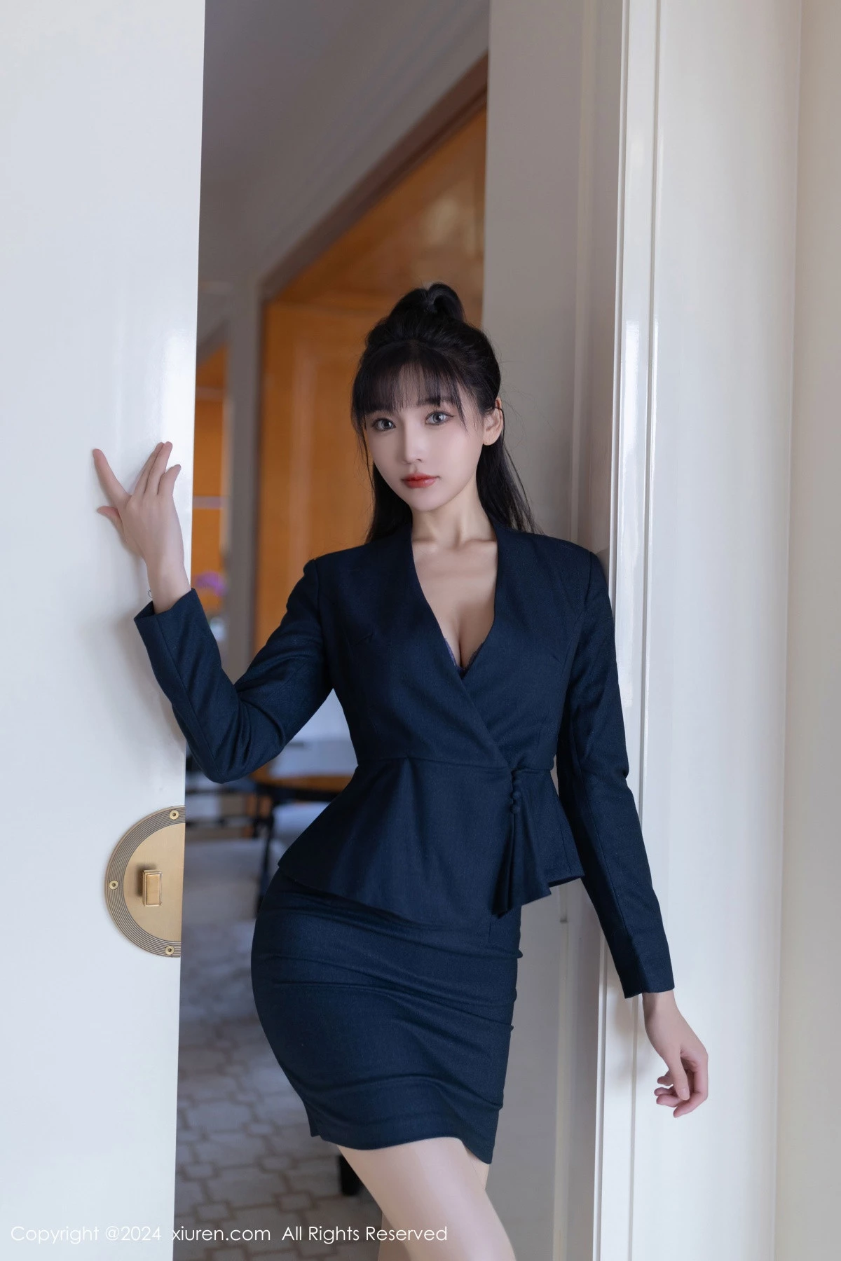 [XiuRen秀人网] 2024.10.10 No.9263 陆萱萱 丝袜美腿 [80P] NO.2