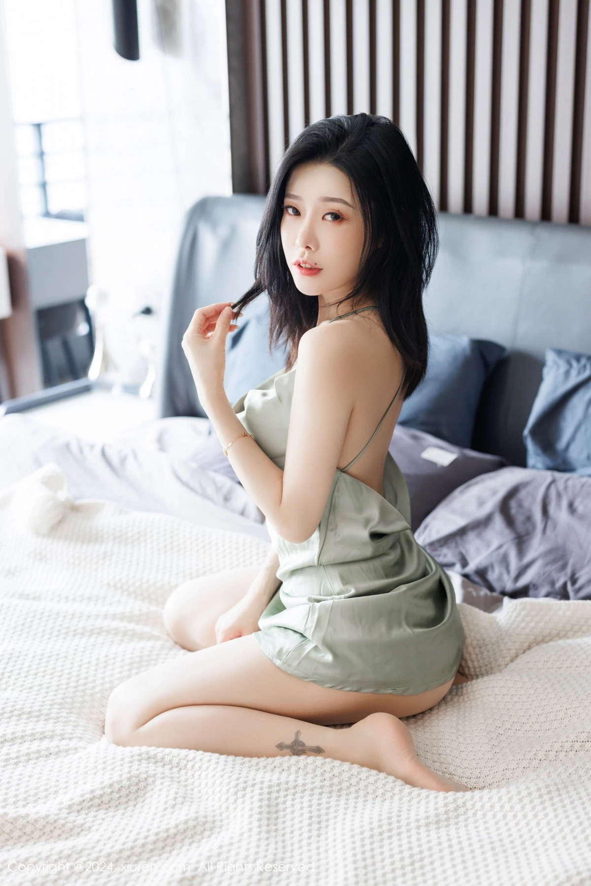 [XiuRen秀人网] 2024.10.11 No.9264 luvian本能 丝袜美腿 [52P] NO.5