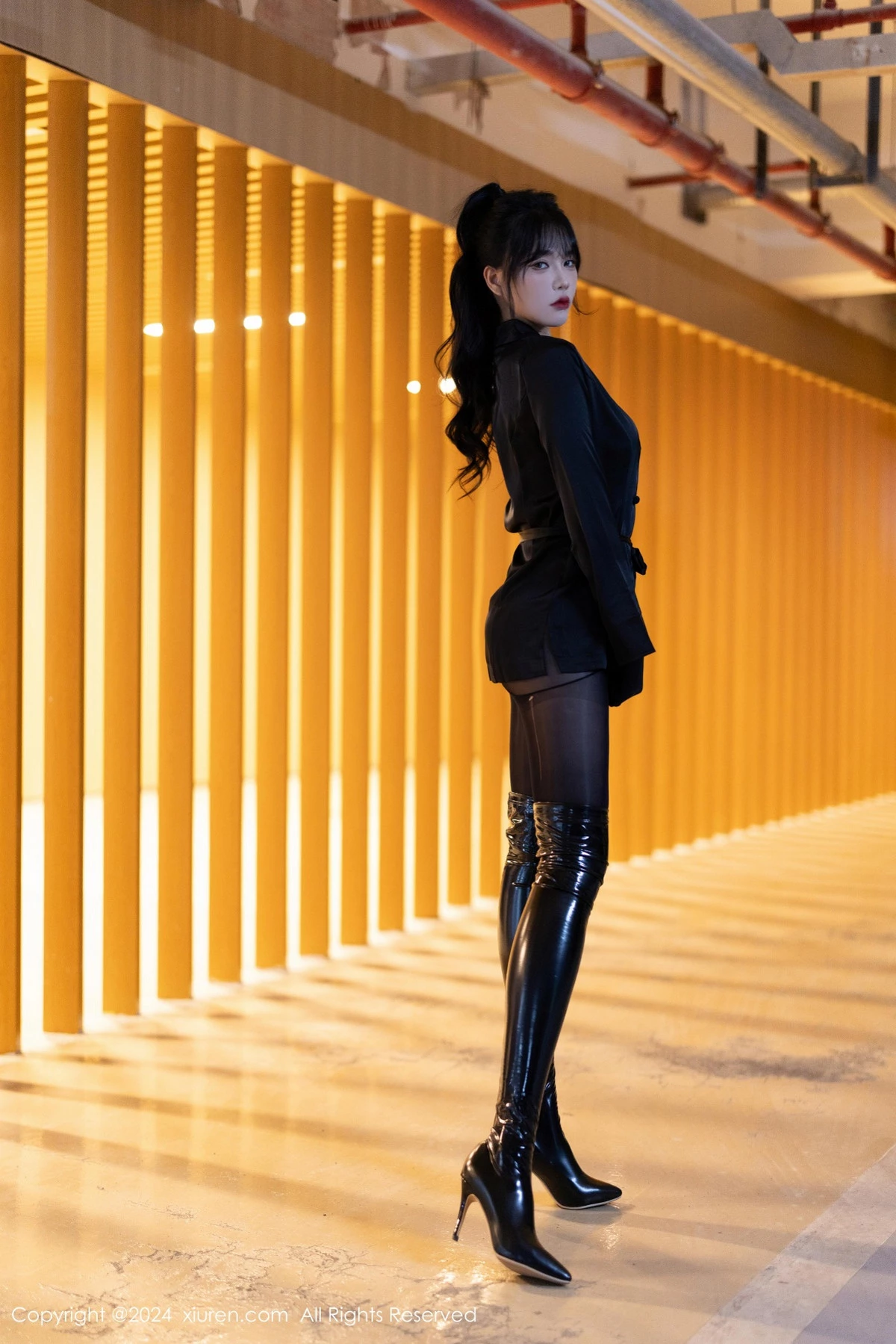 [XiuRen秀人网] 2024.10.12 No.9275 娜比 黑丝美腿 [90P] NO.1