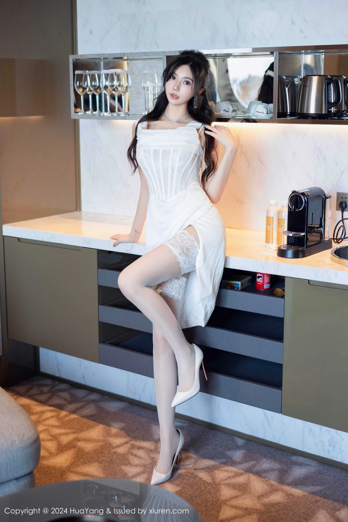 [HuaYang花漾] 2024.10.12 VOL.612 绮里嘉ula 丝袜美腿 [86P] NO.10