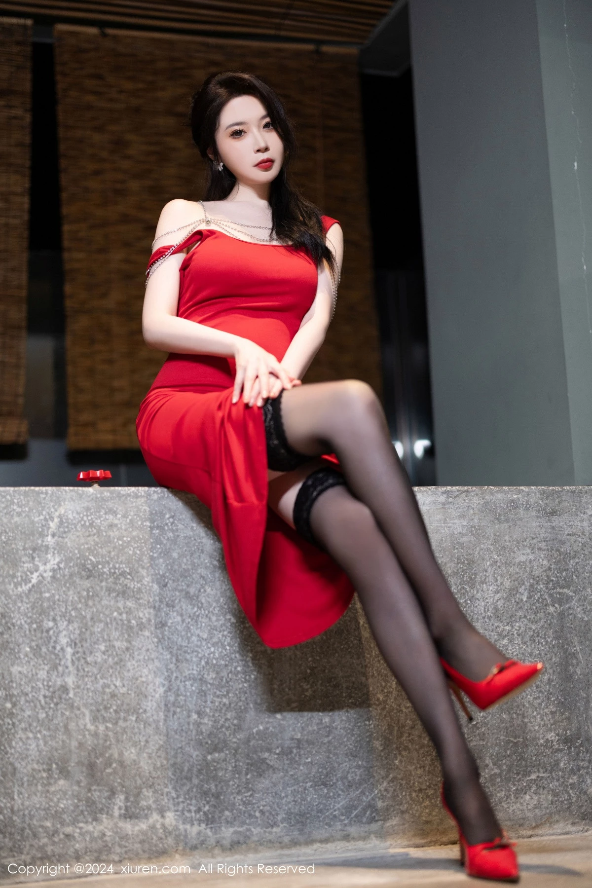 [XiuRen秀人网] 2024.10.15 No.9291 梦心玥 黑丝美腿 [84P] NO.9