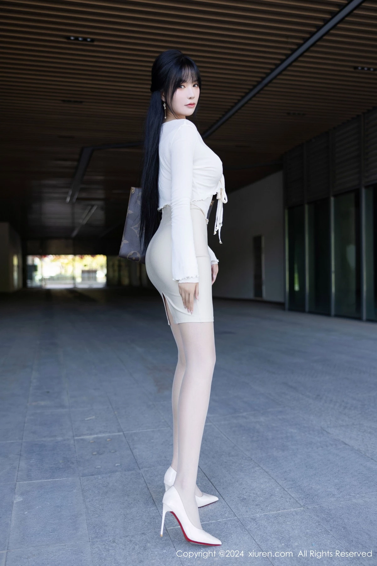 [XiuRen秀人网] 2024.10.21 No.9320 娜比 美腿丝袜 [82P] NO.9