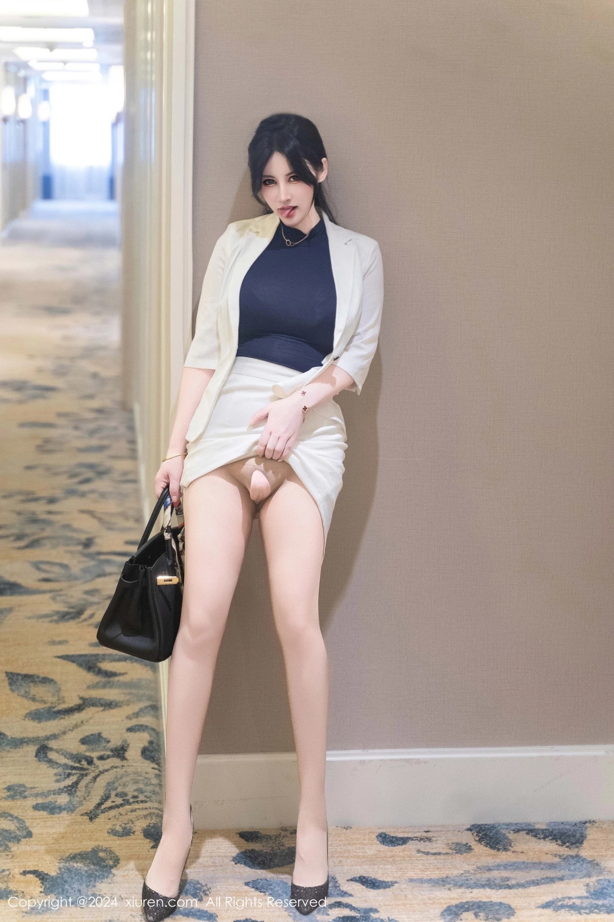 [XiuRen秀人网] 2024.10.21 No.9319 诗诗kiki 丝袜美臀 [98P] NO.2