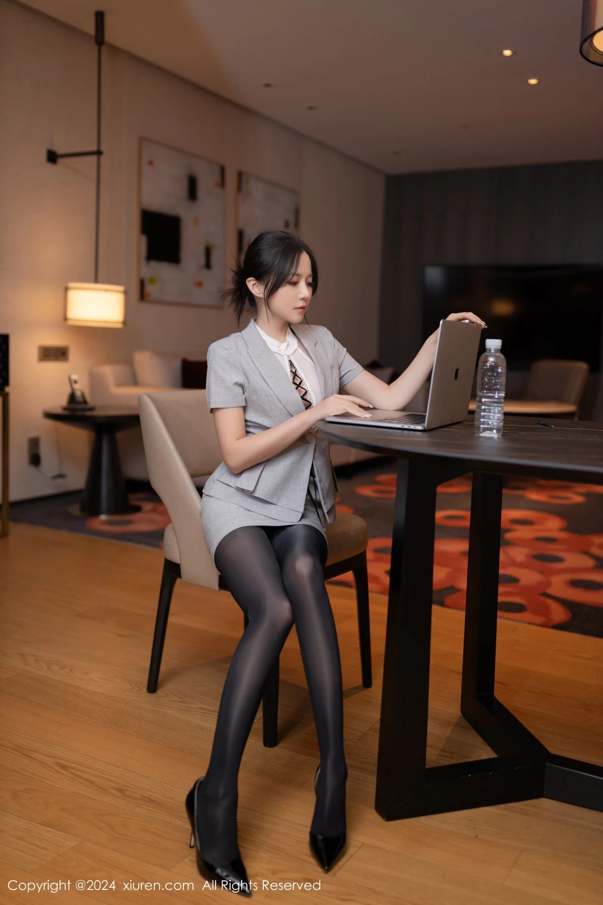 [XiuRen秀人网] 2024.09.20 No.9189 鱼子酱Fish 黑丝美腿 [82P] NO.7