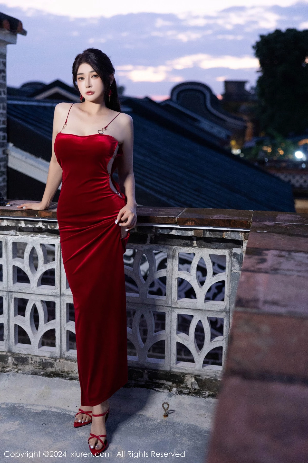 [XiuRen秀人网] 2024.10.22 No.9327 凯竹Quinn 长裙美腿 [87P] NO.8