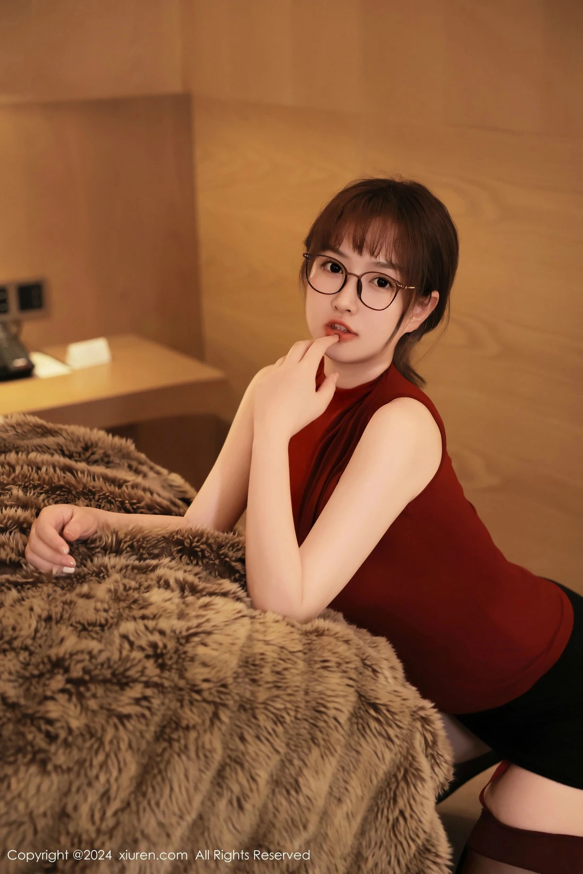 [XiuRen秀人网] 2024.10.30 No.9366 养乐多Doll 黑丝美腿 [53P] NO.9