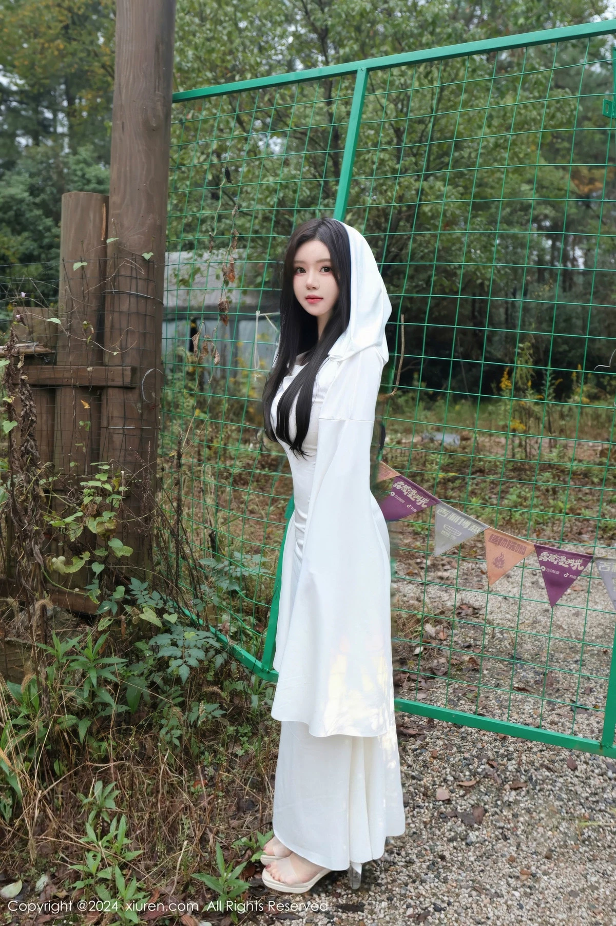 [XiuRen秀人网] 2024.10.31 No.9376 小薯条nienie 丝袜美腿 [81P] NO.10