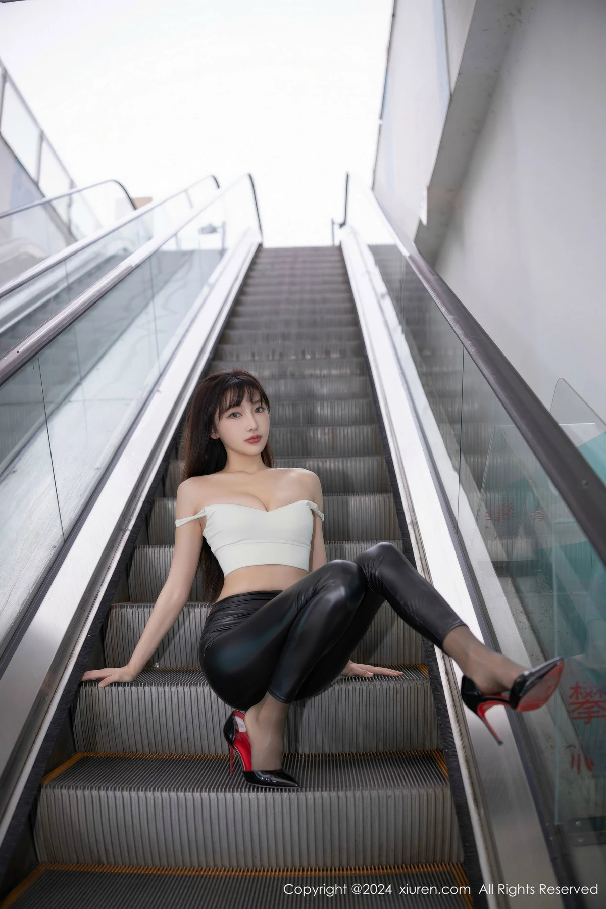 [XiuRen秀人网] 2024.10.31 No.9377 陆萱萱 黑丝美腿 [81P] NO.4