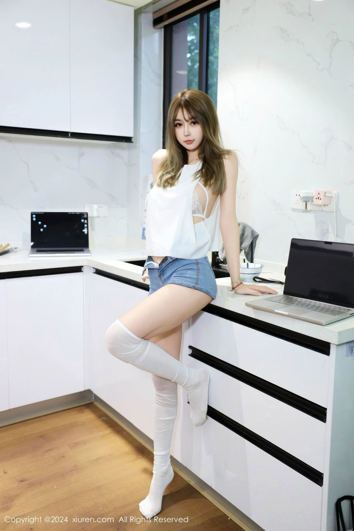 [XiuRen秀人网] 2024.10.31 No.9374 Zoe柚柚 [75P] NO.1