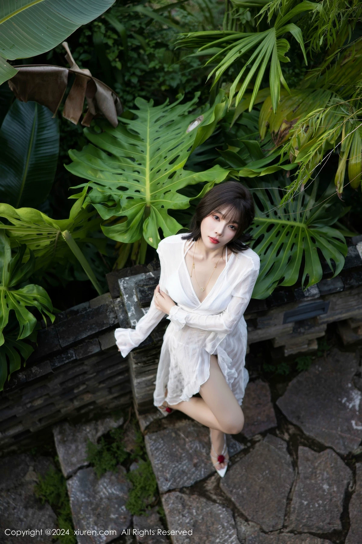 [XiuRen秀人网] 2024.10.31 No.9375 徐莉芝Booty 丝袜美腿 [81P] NO.1