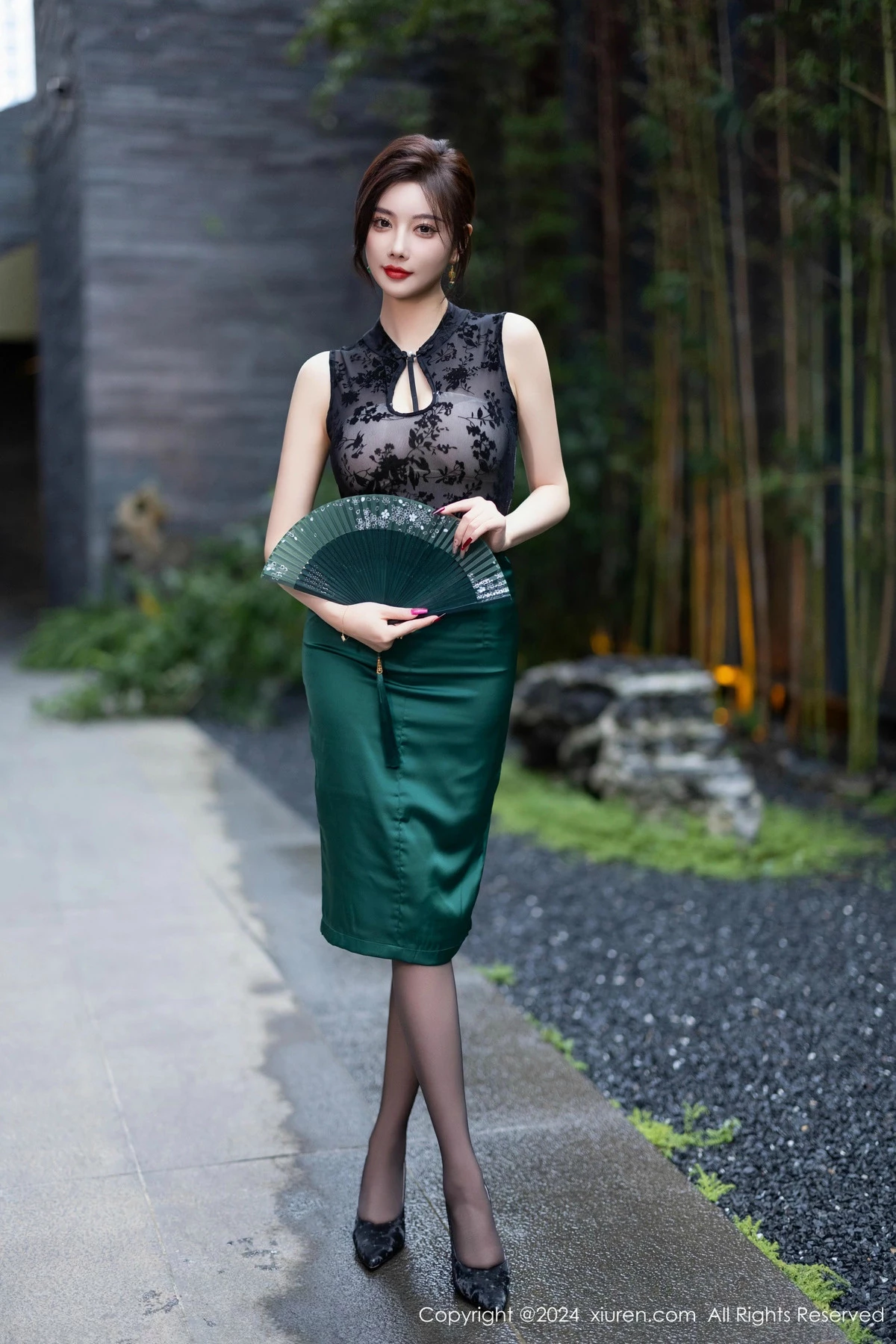 [XiuRen秀人网] 2024.11.01 No.9384 杨晨晨Yome 黑丝美腿 [80P] NO.4