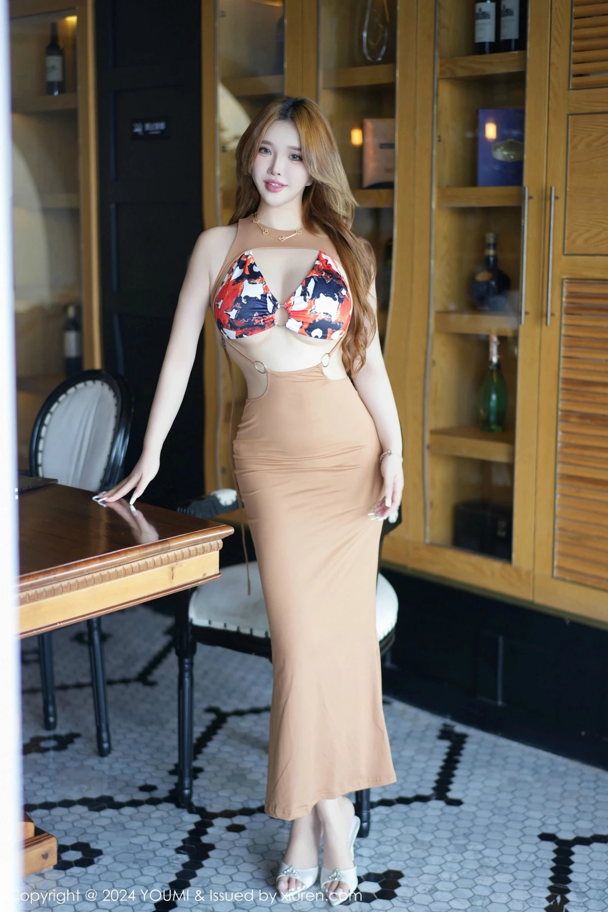 [YOUMI尤蜜荟] 2024.11.01 VOL.1106 小海臀Rena 长裙美臀 [55P] NO.1