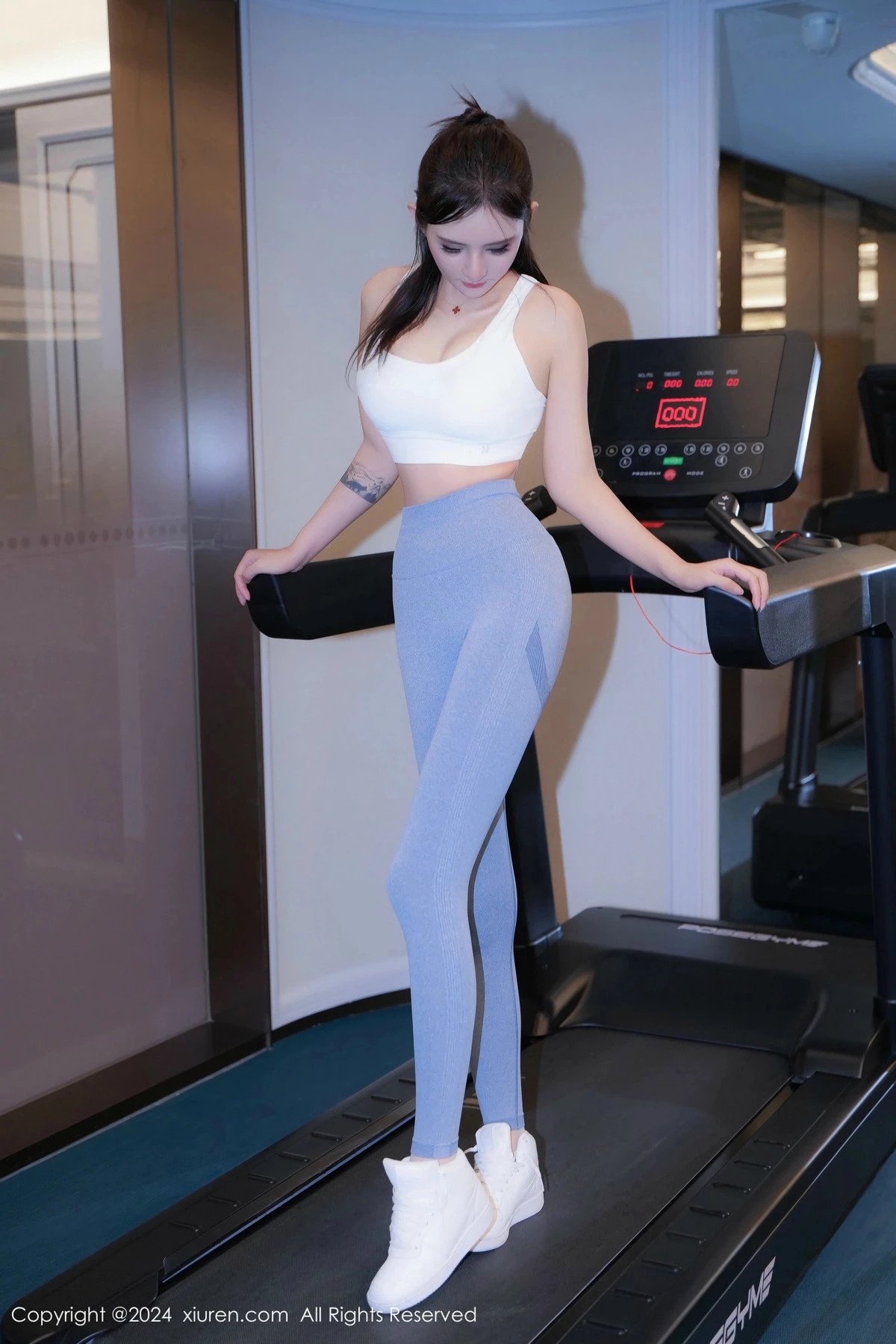 [XiuRen秀人网] 2024.11.07 No.9407 Emily尹菲 丝袜美腿 [57P] NO.8