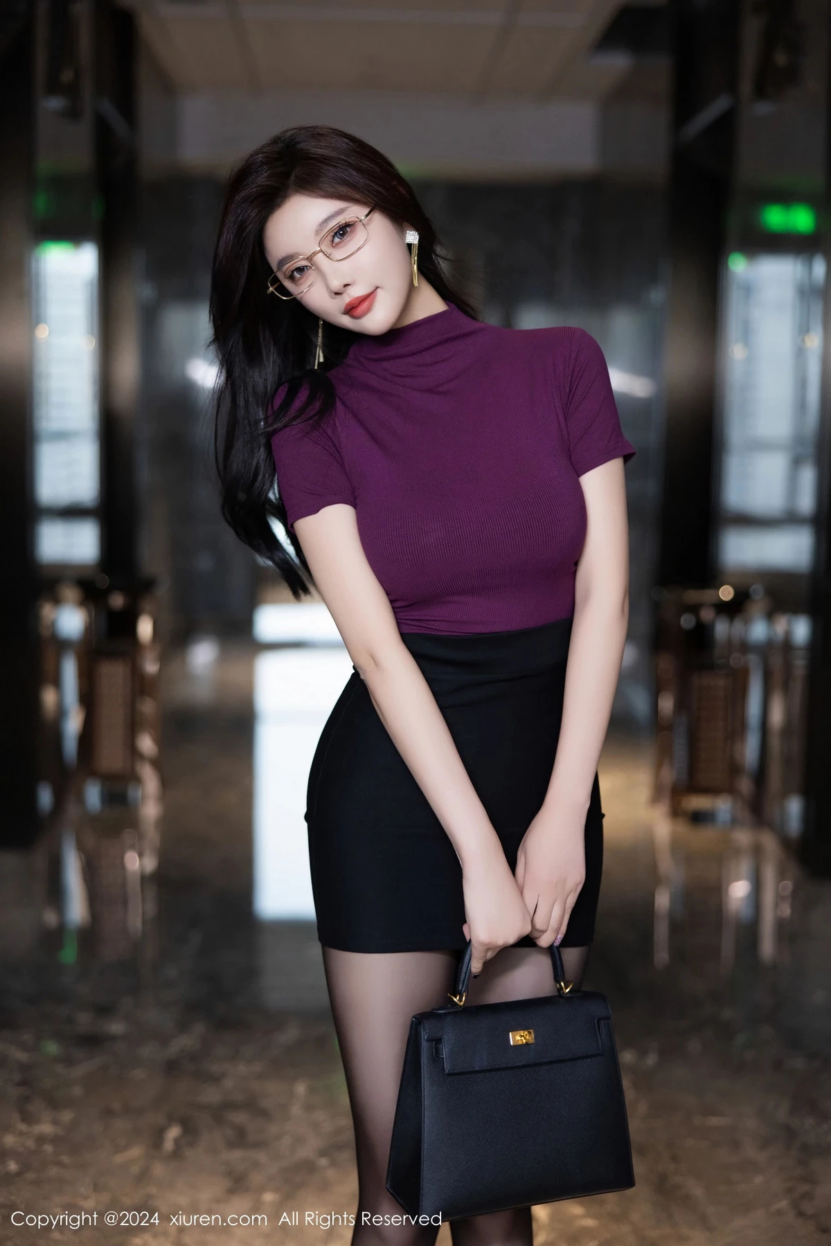 [XiuRen秀人网] 2024.11.08 No.9421 杨晨晨Yome 黑丝美腿 [80P] NO.1