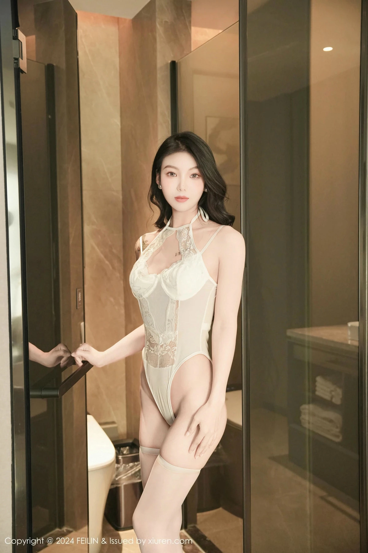 [FEILIN嗲囡囡] 2024.11.12 VOL.484 希恬儿 丝袜美腿 [75P] NO.1