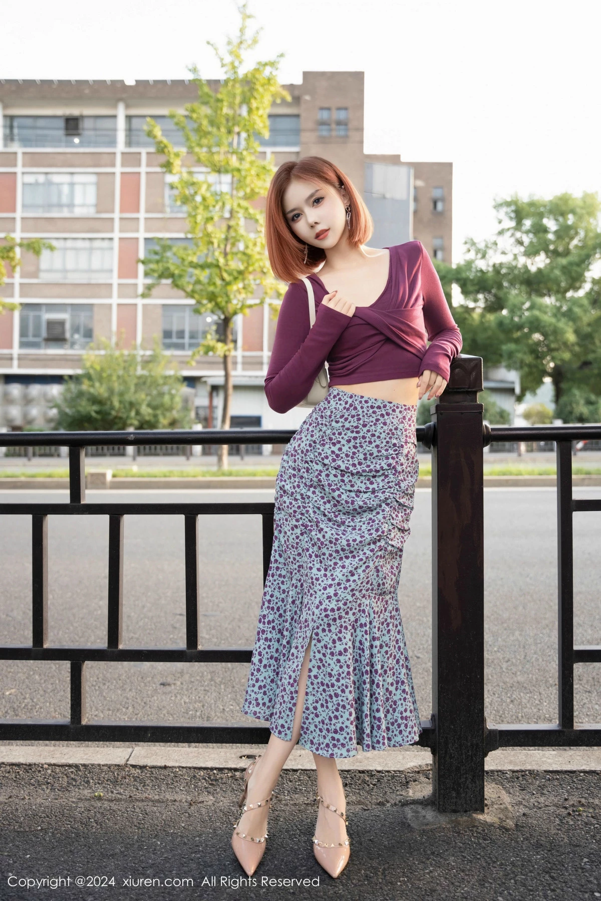 [XiuRen秀人网] 2024.11.14 No.9445 白芷yy 美腿性感 [54P] NO.9