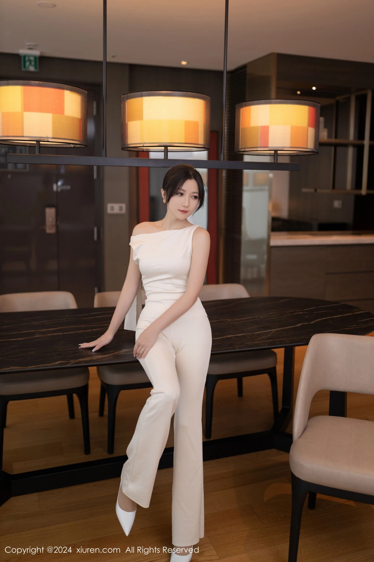 [XiuRen秀人网] 2024.11.15 No.9457 鱼子酱Fish 丝袜美腿 [80P] NO.8