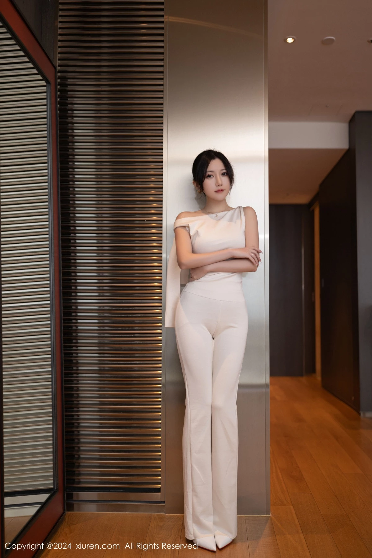 [XiuRen秀人网] 2024.11.15 No.9457 鱼子酱Fish 丝袜美腿 [80P] NO.1