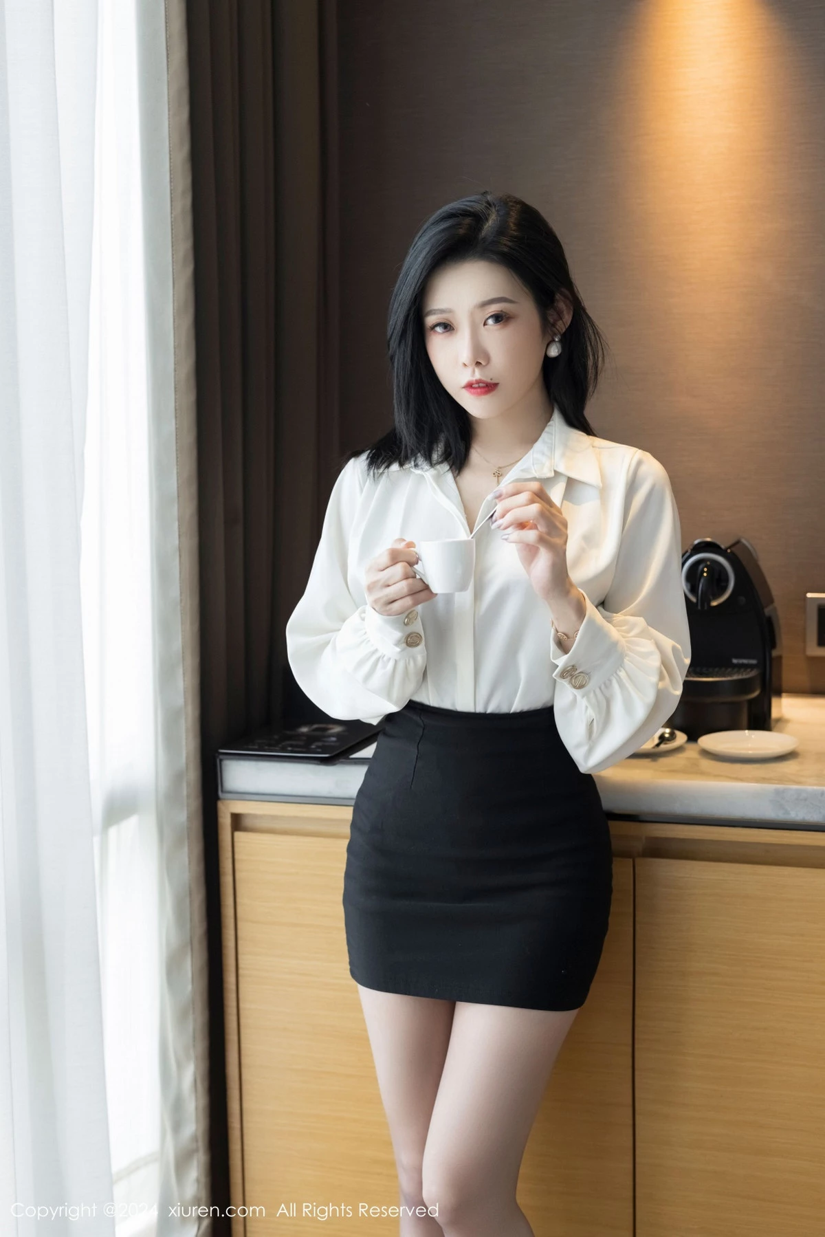 [XiuRen秀人网] 2024.10.23 No.9329 luvian本能 黑丝美腿 [42P] NO.2