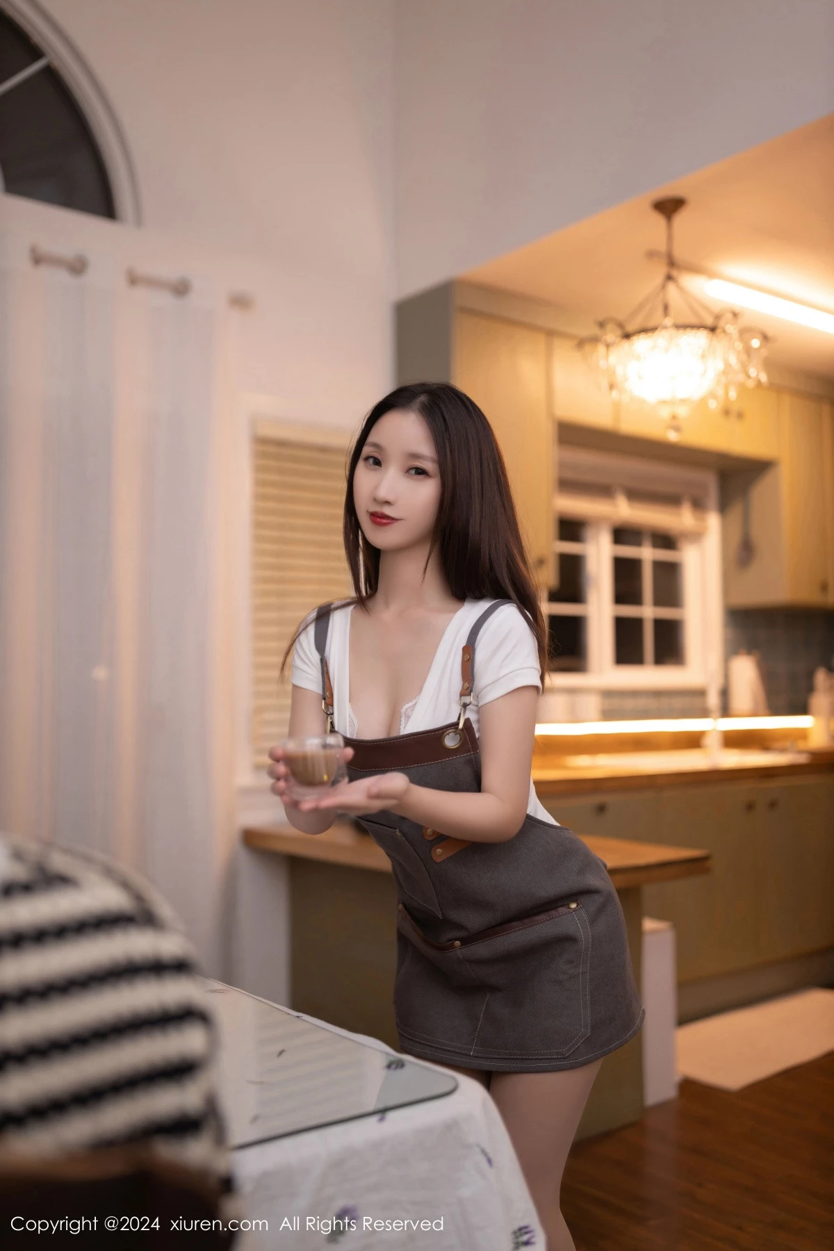 [XiuRen秀人网] 2024.10.23 No.9335 杏子Yada 丝袜美腿 [82P] NO.9