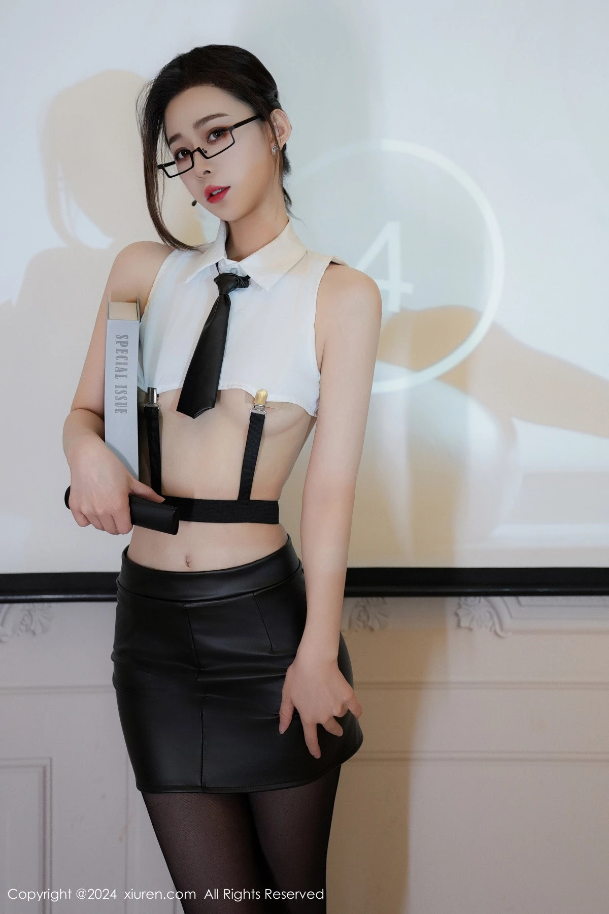 [XiuRen秀人网] 2024.10.28 No.9353 糖糖❤ 黑丝美腿 [70P] NO.10