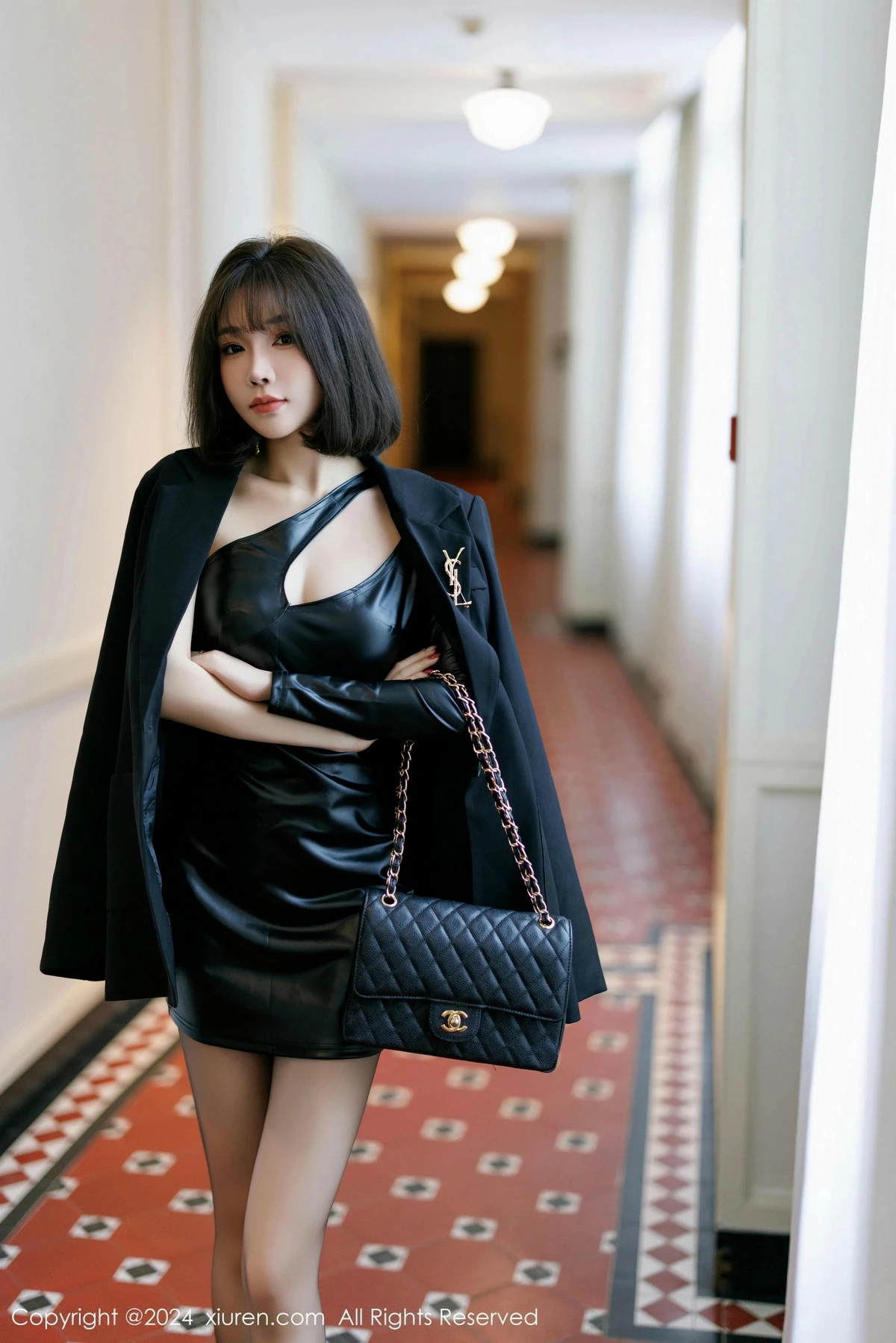 [XiuRen秀人网] 2024.11.28 No.9520 徐莉芝Booty 黑丝美腿 [89P] NO.1