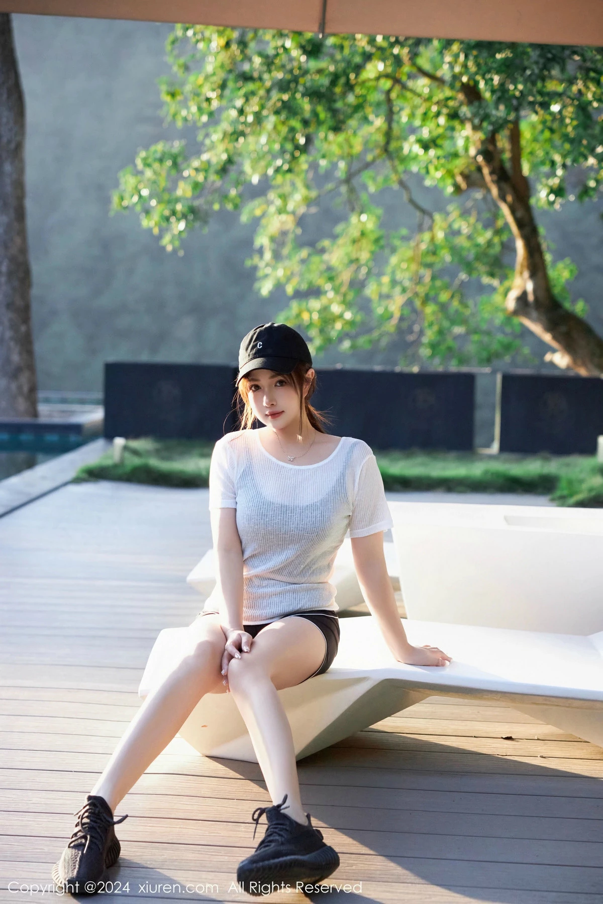 [XiuRen秀人网] 2024.12.05 No.9551 奶芙乔乔 美腿清纯 [86P] NO.1