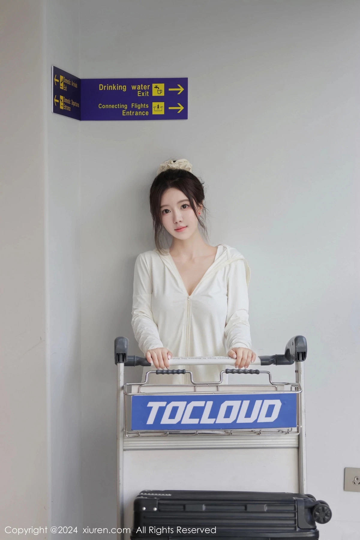 [XiuRen秀人网] 2024.12.06 No.9559 小薯条nienie 制服美腿 [57P] NO.5