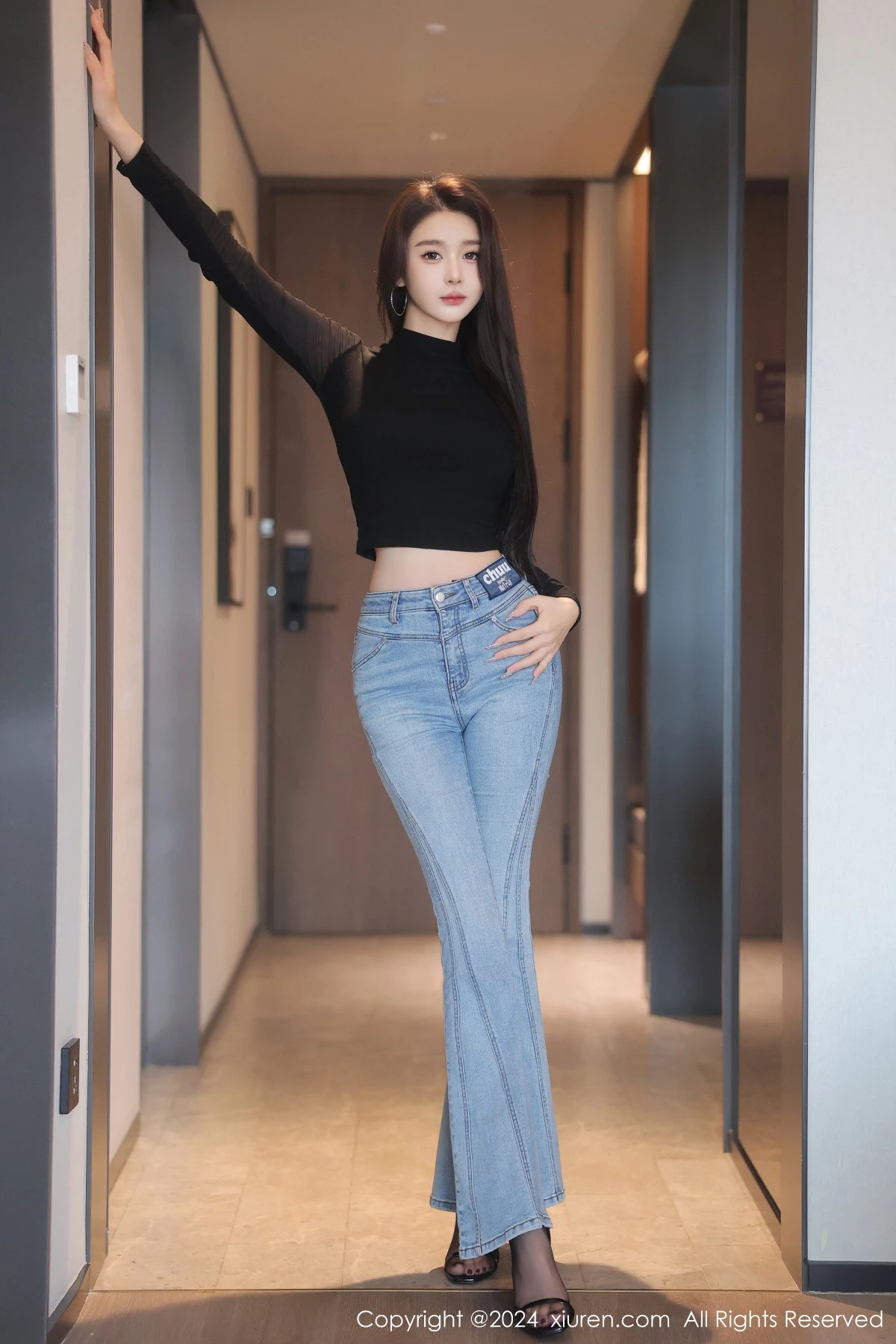 [XiuRen秀人网] 2024.12.06 No.9555 Candy糖糖 新人美腿 [76P] NO.1