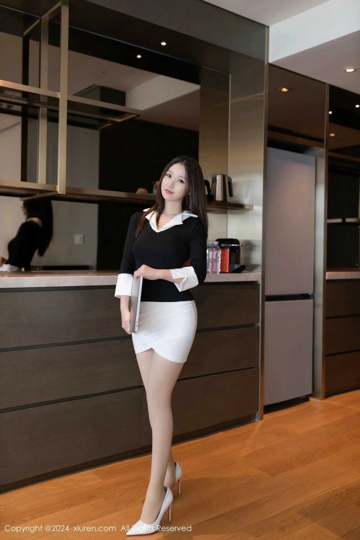 [XiuRen秀人网] 2024.12.12 No.9587 杏子Yada 连体肉丝 [82P] NO.2