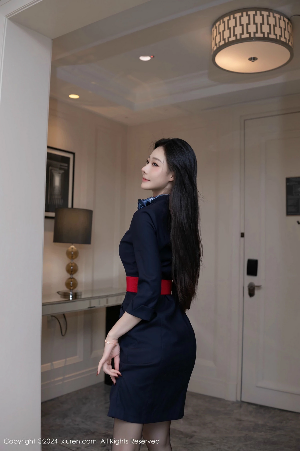 [XiuRen秀人网] 2024.12.13 No.9597 小逗逗 黑丝美腿 [80P] NO.1