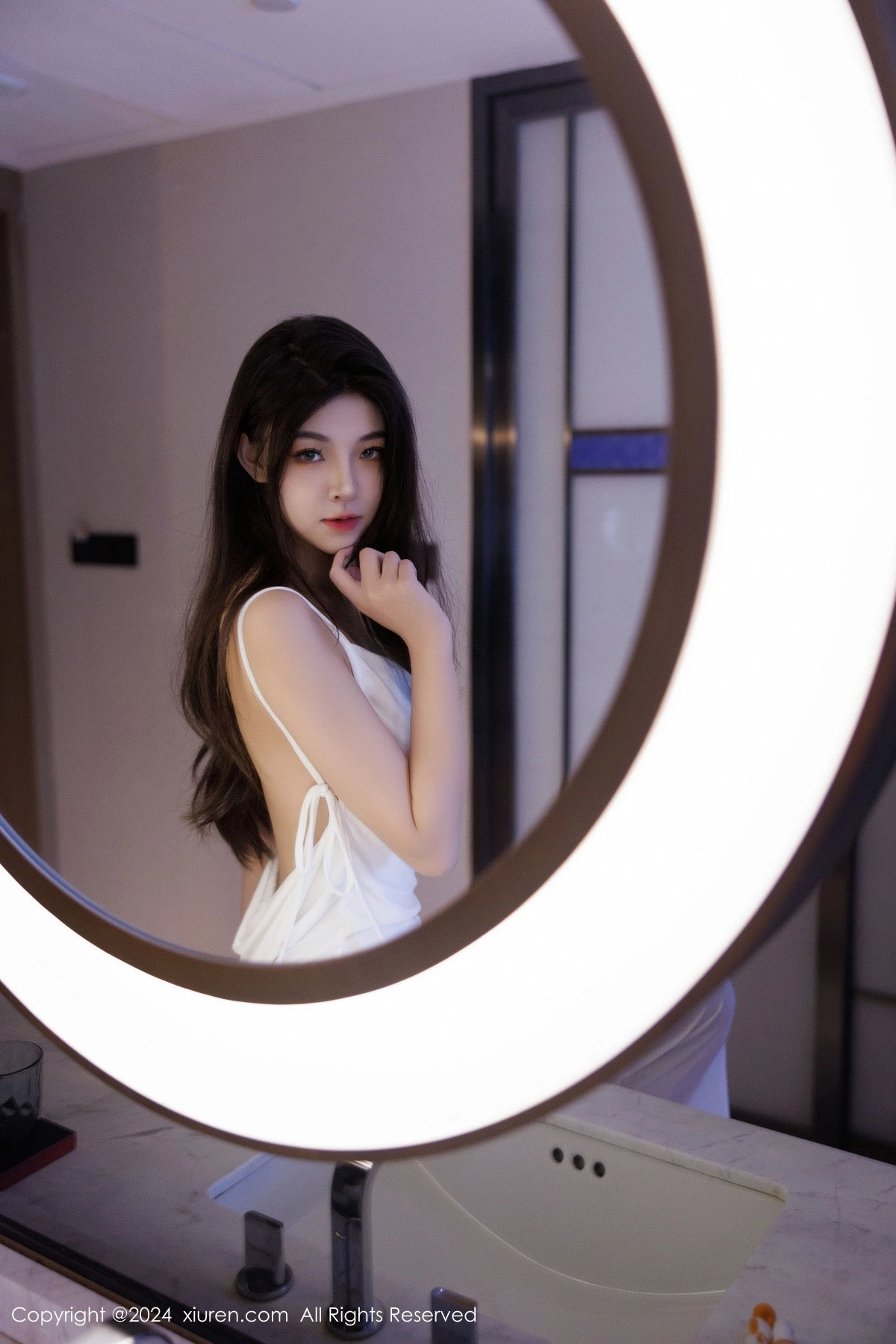 [XiuRen秀人网] 2024.11.25 No.9499 初梦瑶 黑丝美腿 [90P] NO.9