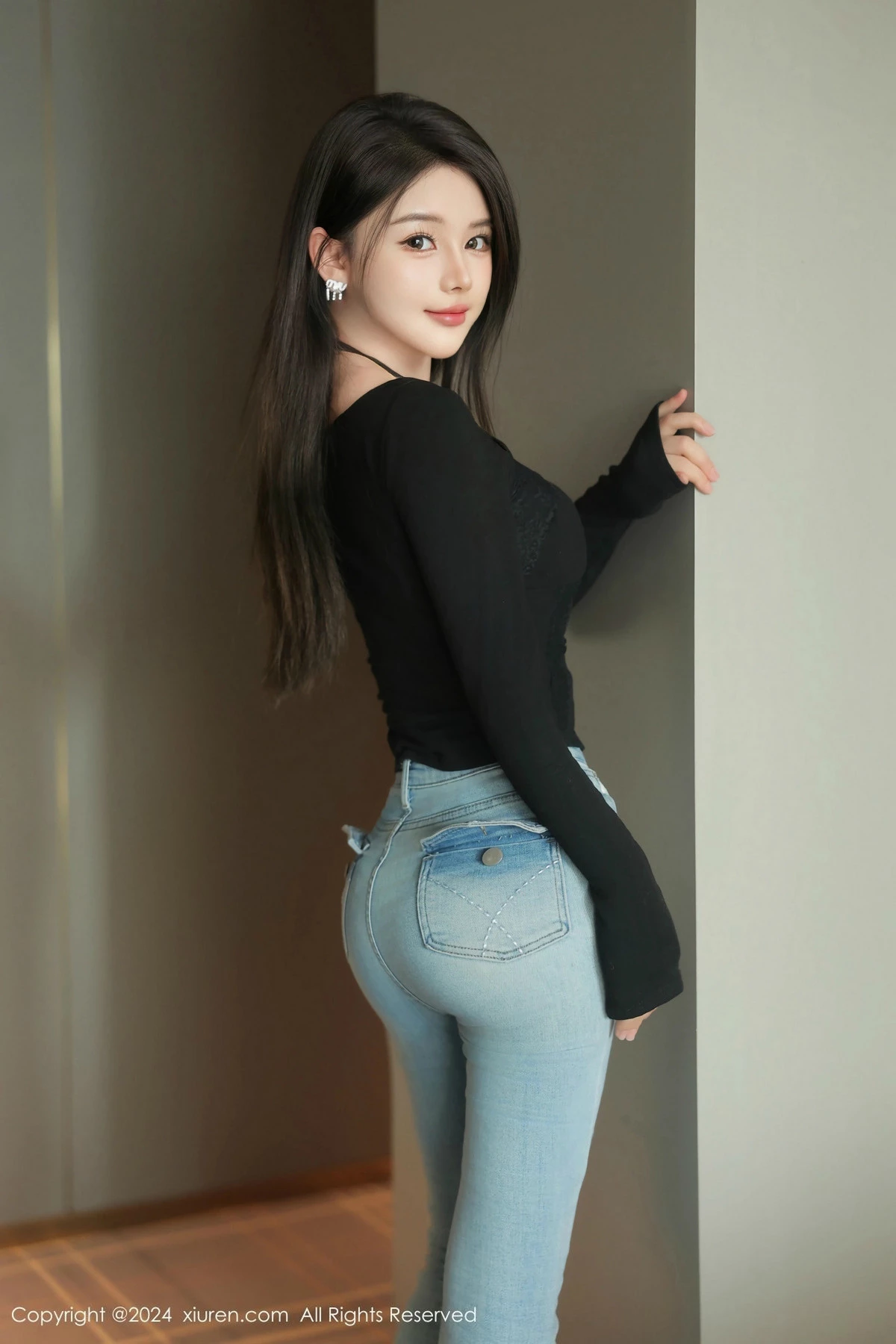 [XiuRen秀人网] 2024.12.27 No.9666 爱酱里 黑丝美腿 [77P] NO.2