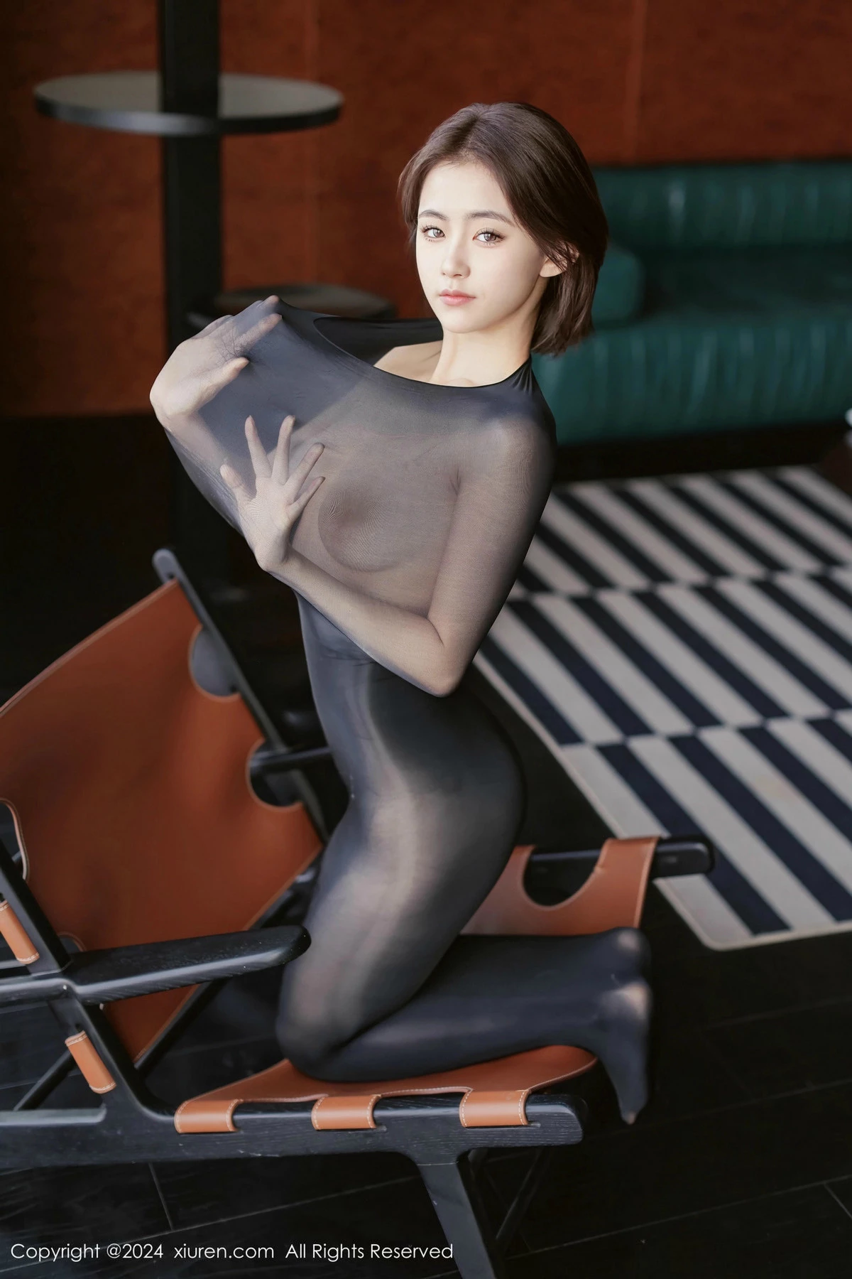 [XiuRen秀人网] 2024.12.31 No.9684 小橘子orange 黑丝美腿 [69P] NO.8