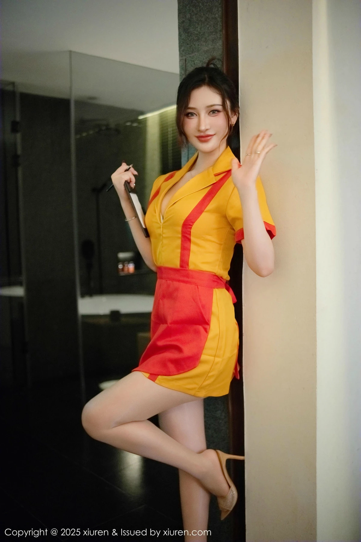 [XiuRen秀人网] 2025.01.02 No.9695 蕾蕾醒了没 角色扮演 [42P] NO.2