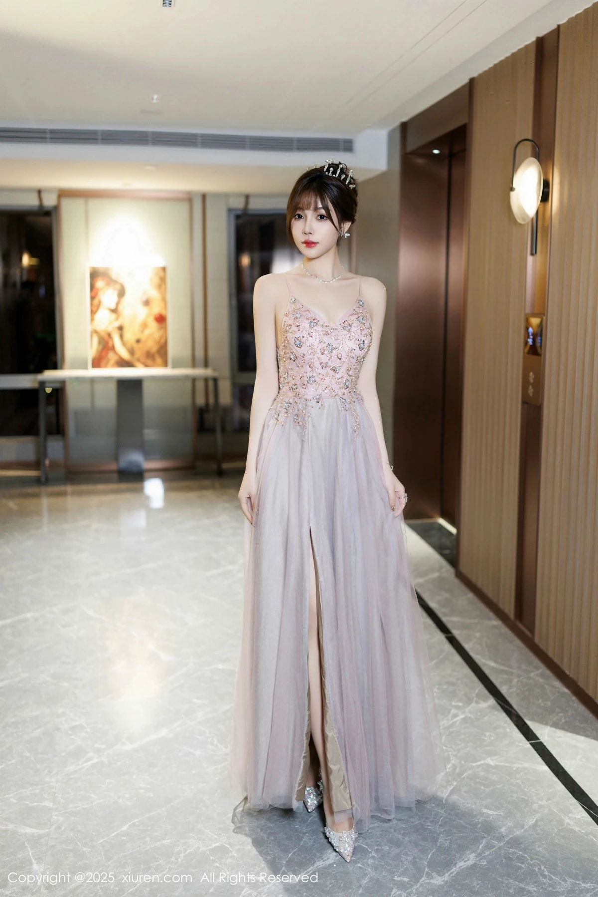 [XiuRen秀人网] 2025.01.02 No.9699 徐莉芝Booty 丝袜美腿 [100P] NO.1