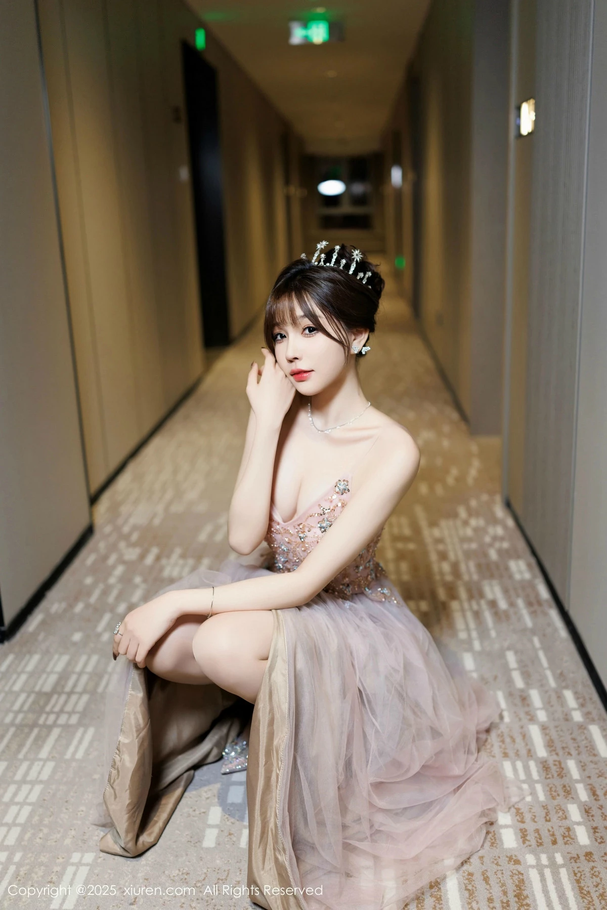 [XiuRen秀人网] 2025.01.02 No.9699 徐莉芝Booty 丝袜美腿 [100P] NO.6