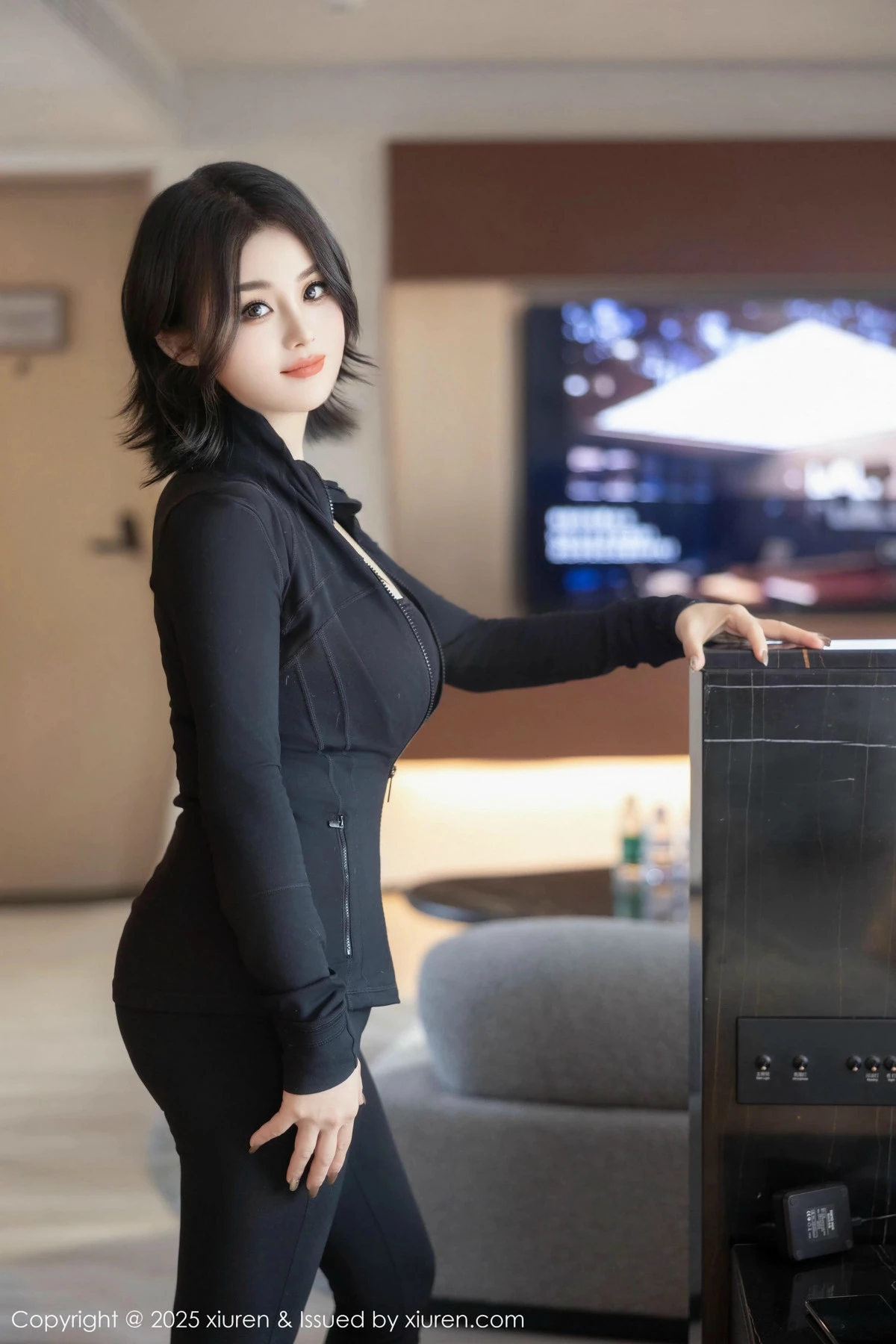 [XiuRen秀人网] 2025.01.02 No.9694 M0nica 新人美腿 [79P] NO.9