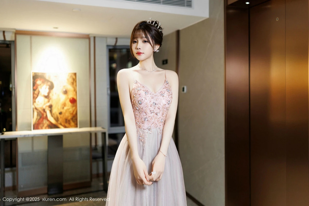 [XiuRen秀人网] 2025.01.02 No.9699 徐莉芝Booty 丝袜美腿 [100P] NO.3