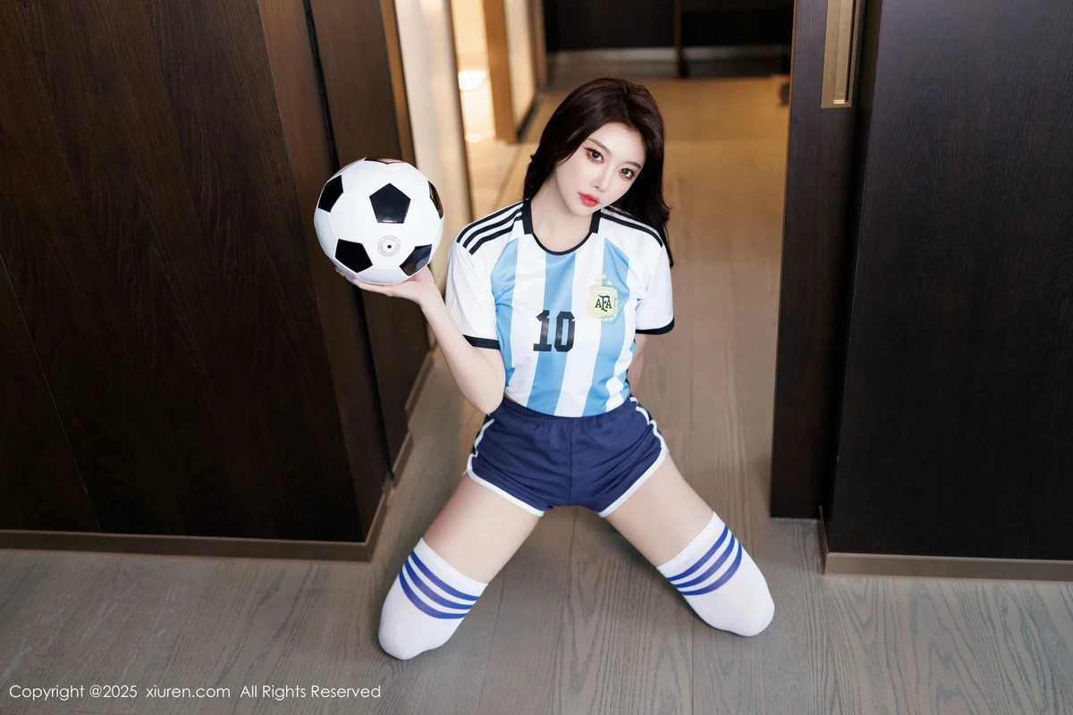 [XiuRen秀人网] 2025.01.03 No.9706 杨晨晨Yome 丝袜美腿 [99P] NO.6