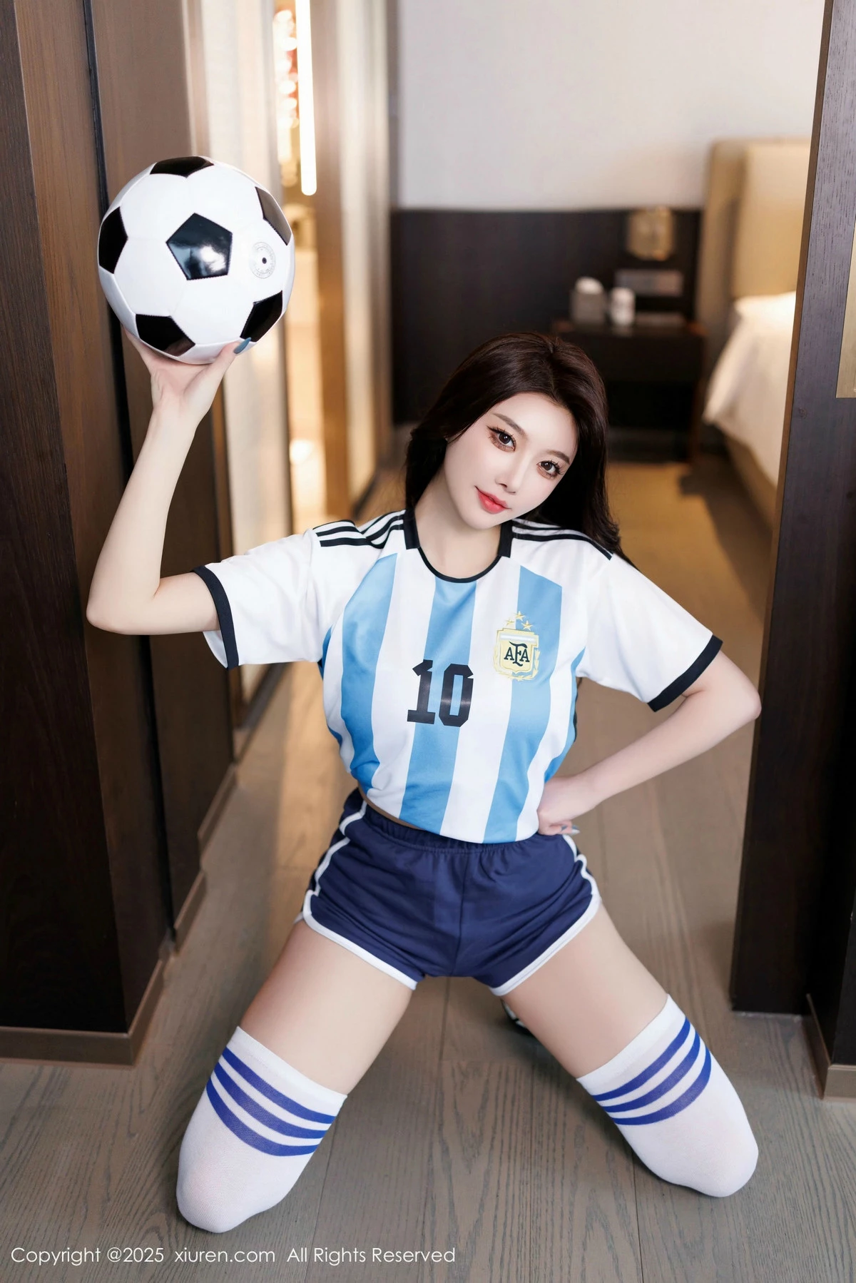 [XiuRen秀人网] 2025.01.03 No.9706 杨晨晨Yome 丝袜美腿 [99P] NO.7