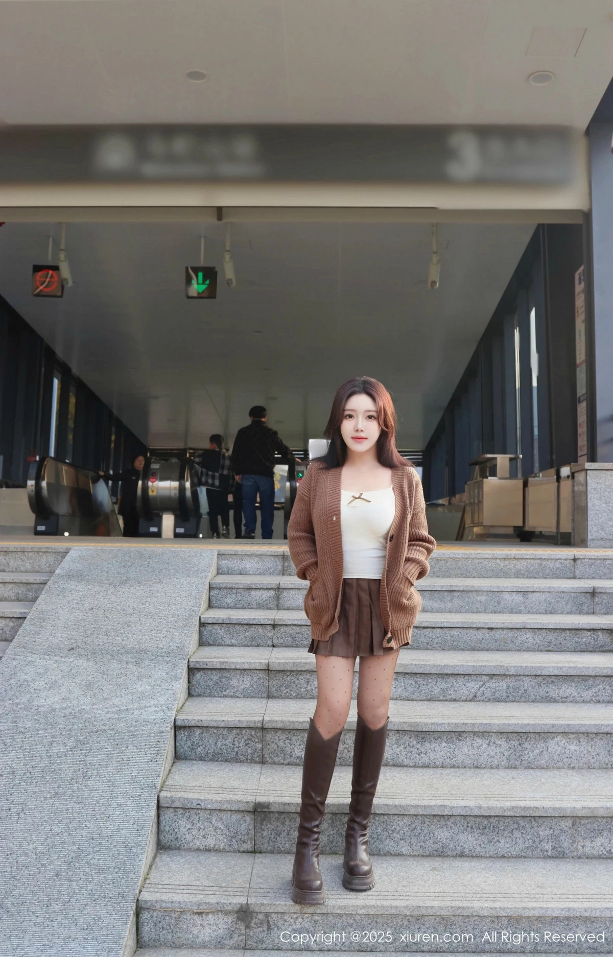 [XiuRen秀人网] 2025.01.03 No.9708 小薯条nienie 黑丝美腿 [72P] NO.10