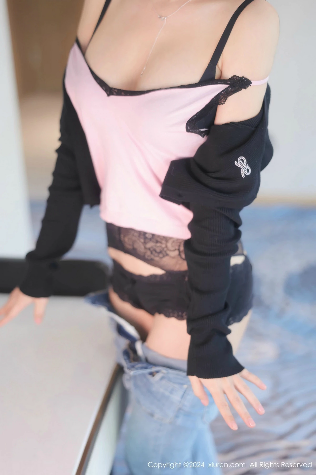 [XiuRen秀人网] 2024.12.19 No.9620 黎苏苏 黑丝美腿 [80P] NO.9
