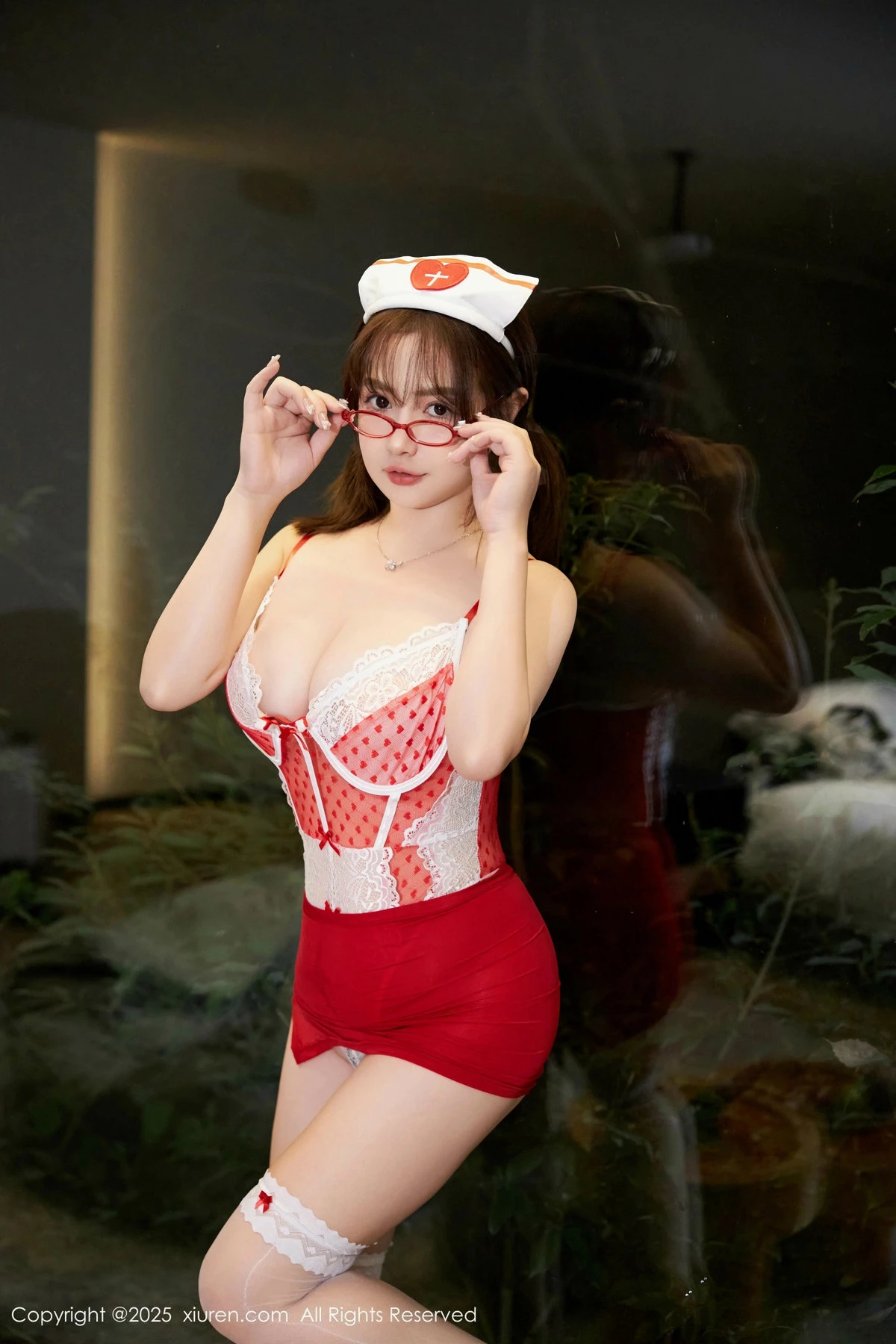 [XiuRen秀人网] 2025.01.07 No.9719 养乐多Doll 丝袜美腿 [50P] NO.8