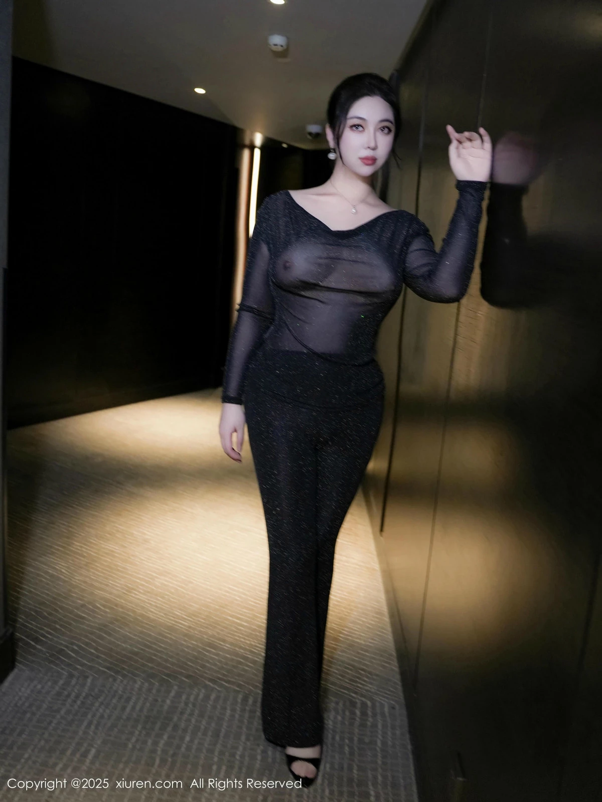 [XiuRen秀人网] 2025.01.08 No.9725 风景尤美 黑丝美臀 [74P] NO.6