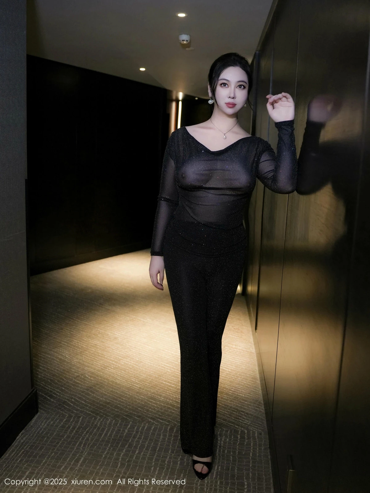 [XiuRen秀人网] 2025.01.08 No.9725 风景尤美 黑丝美臀 [74P] NO.7