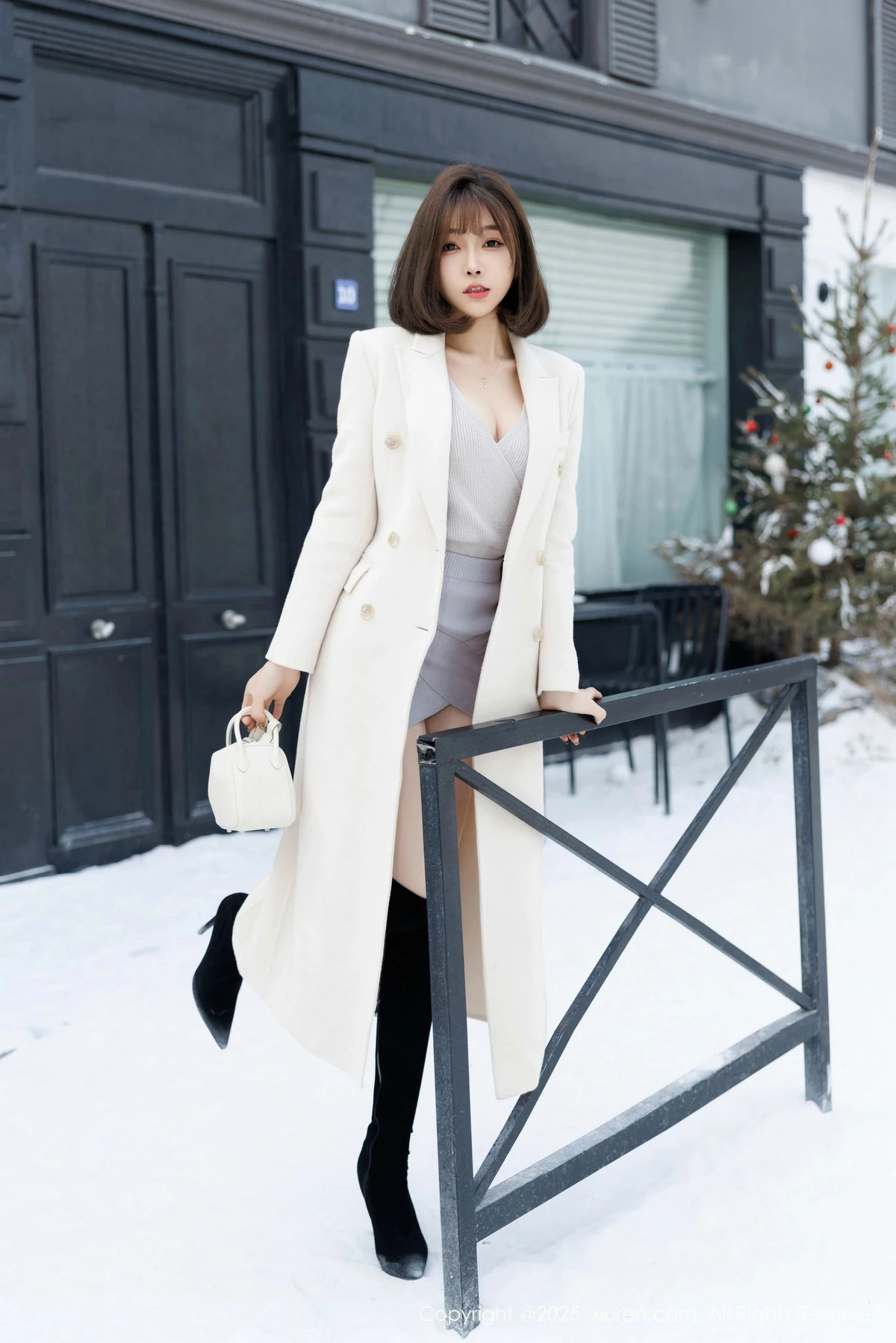 [XiuRen秀人网] 2025.01.09 No.9734 徐莉芝Booty 丝袜美腿 [100P] NO.4