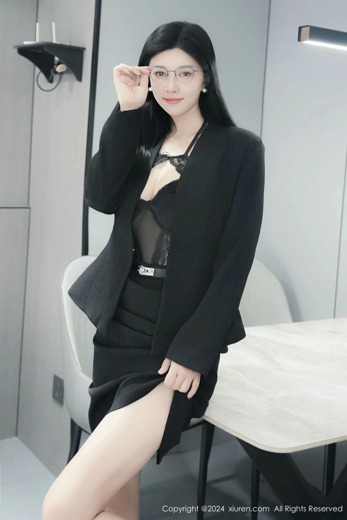 [XiuRen秀人网] 2024.12.23 No.9639 雅茹老师 黑丝美臀 [81P] NO.9